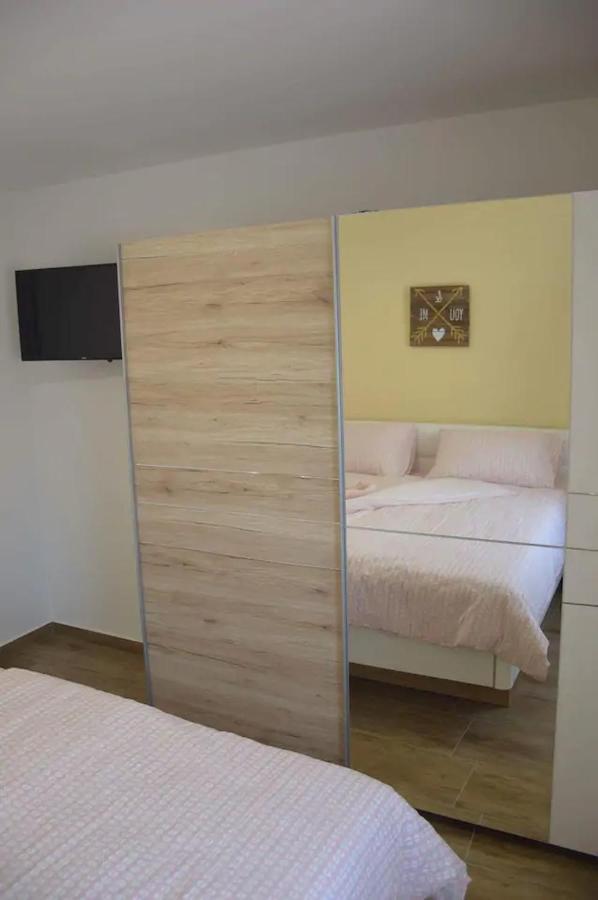 Old Town Apartment Popovic Vrsar Luaran gambar